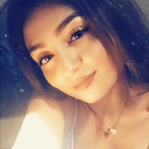 Meet your Posher, Victoria